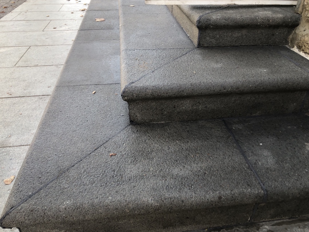 Ступень Милано 600х380х190 (Состаренный габбро, серый)